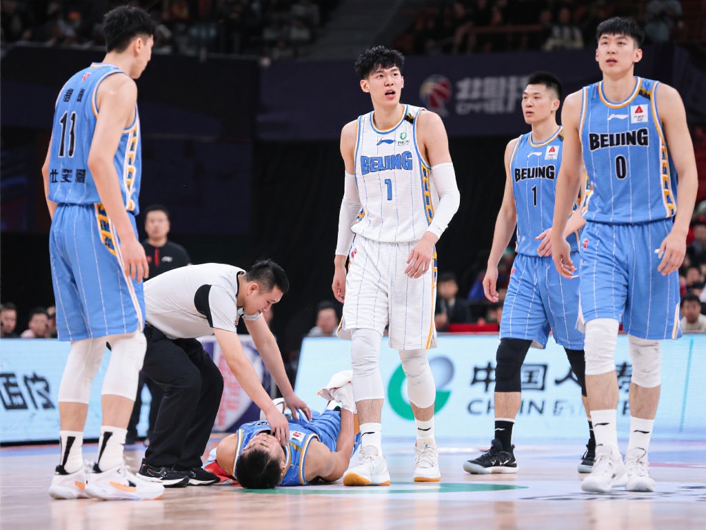 陈盈骏独揽23分，北京击退山西，赛点在握